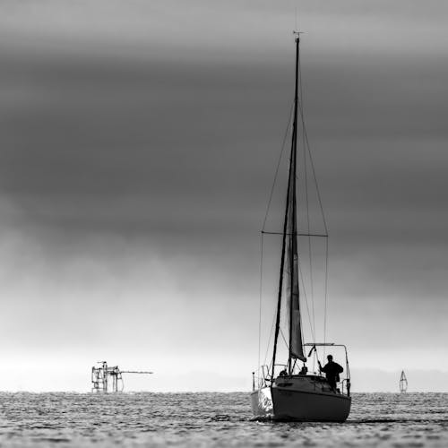 Imagine de stoc gratuită din alb-negru, aventură, barcă cu pânze