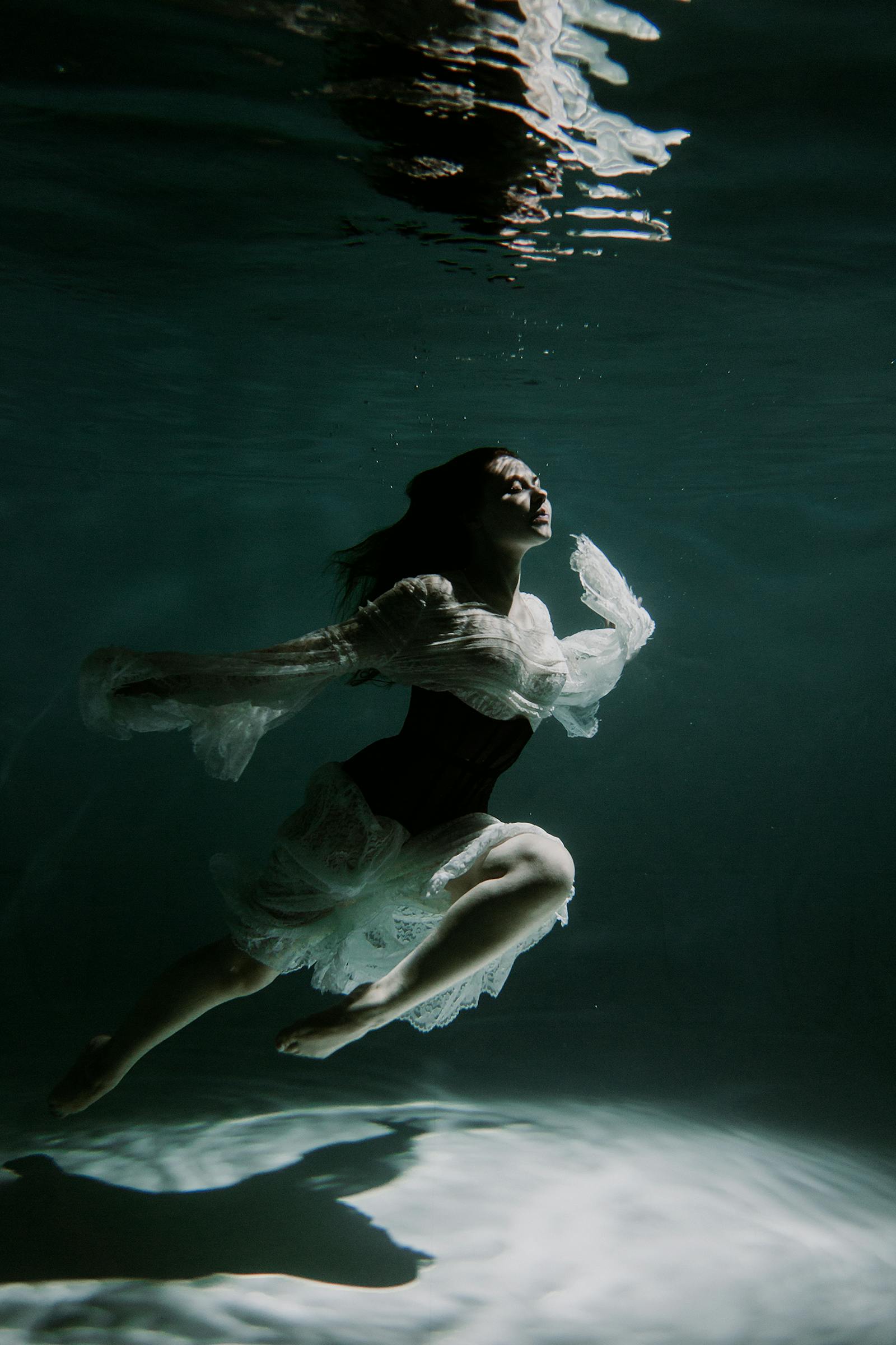 Floating Woman Photos, Download The BEST Free Floating Woman Stock ...