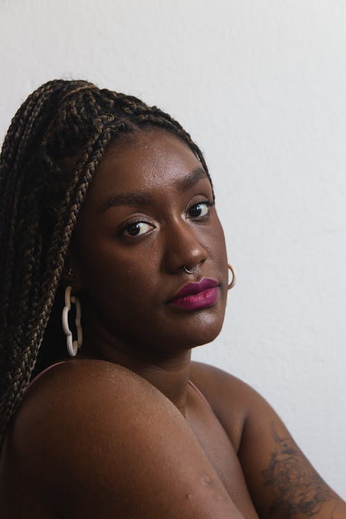 アフリカ人女性, イヤリング, スタジオの無料の写真素材