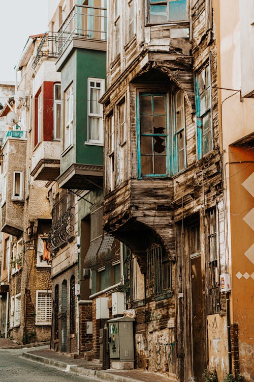 Gratis stockfoto met aan lichtbak toevoegen, balat, buitenkant van het gebouw