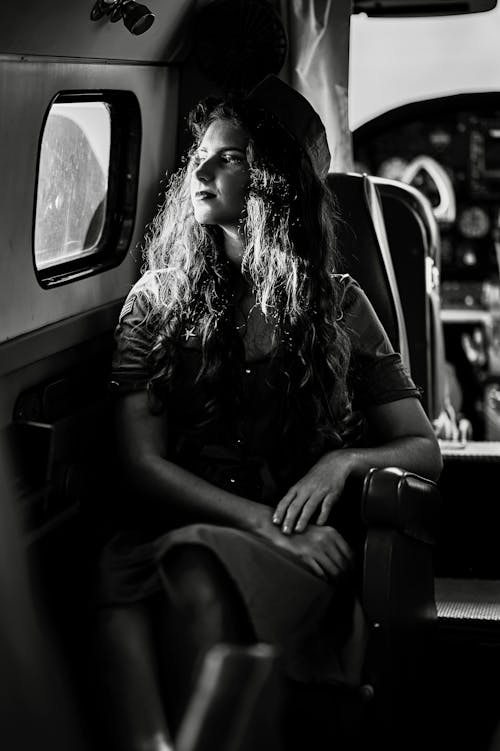 Základová fotografie zdarma na téma černobílý, cestování, dlouhé vlasy