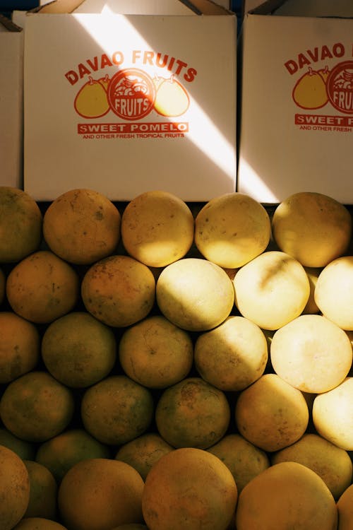 Display of Pomelos