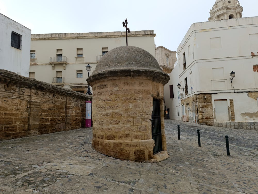 fuente de la plaza de Fray Félix en Cádiz - fotografía 3