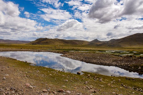 Fotos de stock gratuitas de campo, cerros, lago