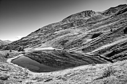 Darmowe zdjęcie z galerii z czarno-biały, jezioro, krajobraz