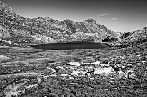 Darmowe zdjęcie z galerii z alpy, czarno-biały, dolina