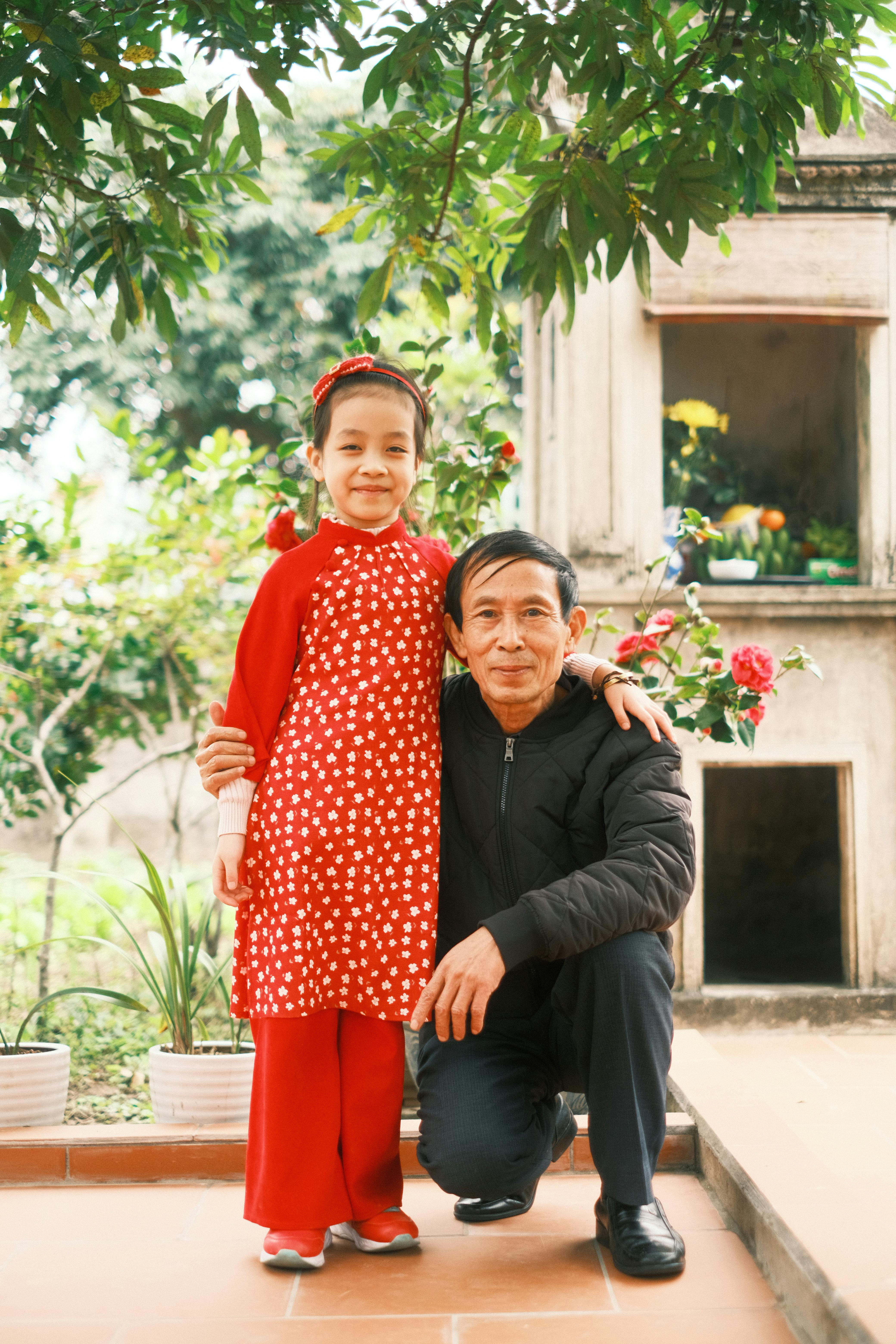 Family Portrait. Happy Father With His Cute Little Daughter Posing At  Studio Over White Background. Stock Photo, Picture and Royalty Free Image.  Image 80870161.