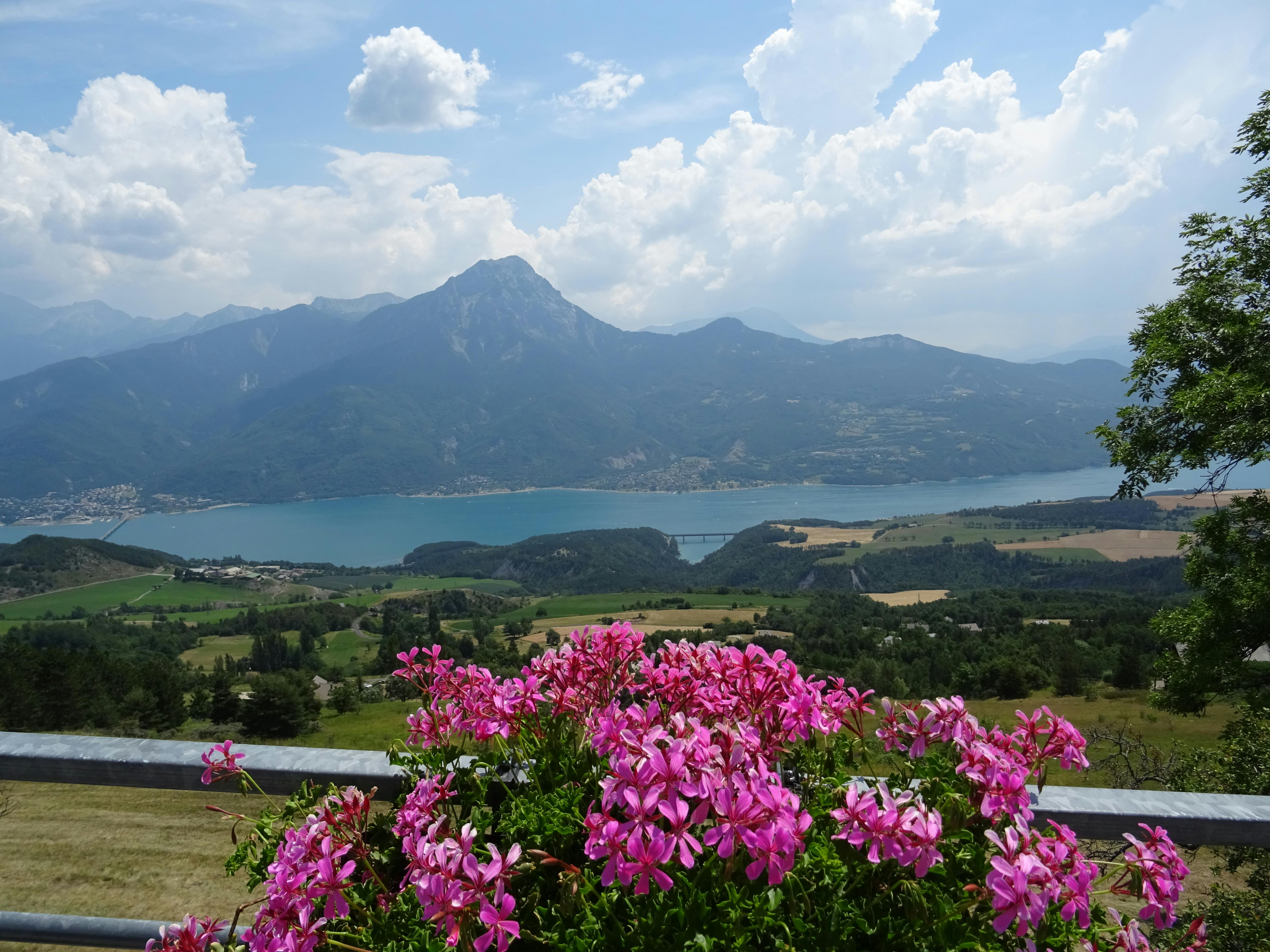 Lac de Serre-Ponçon et ses merveilles naturelles