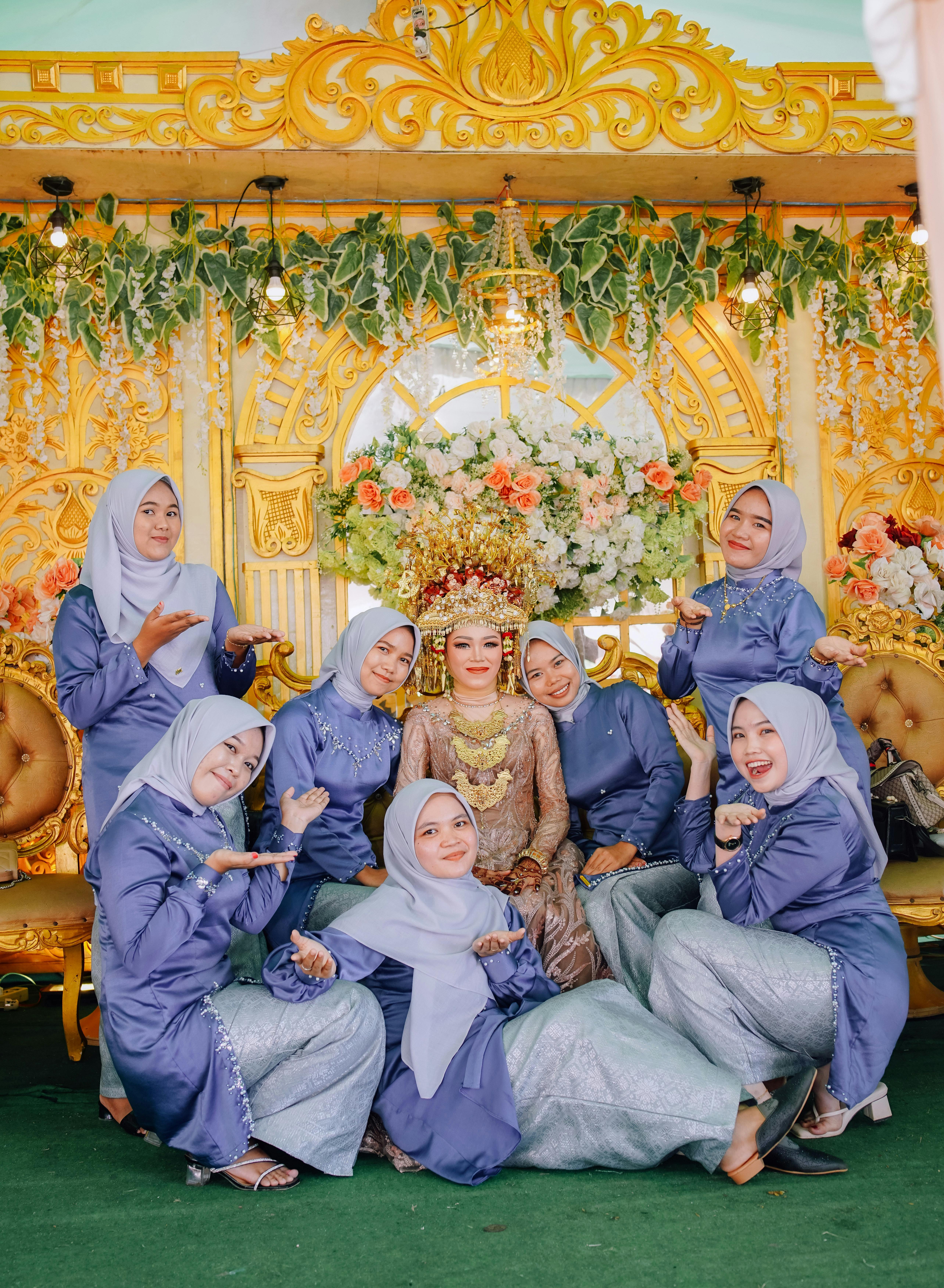 hijabi bridesmaids