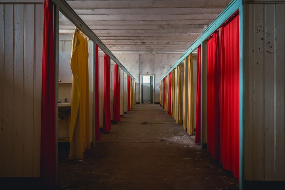 Minimalistisch halontwerp beïnvloed door stedelijke architectuur. Minimalistisch halontwerp beïnvloed door stedelijke architectuur.