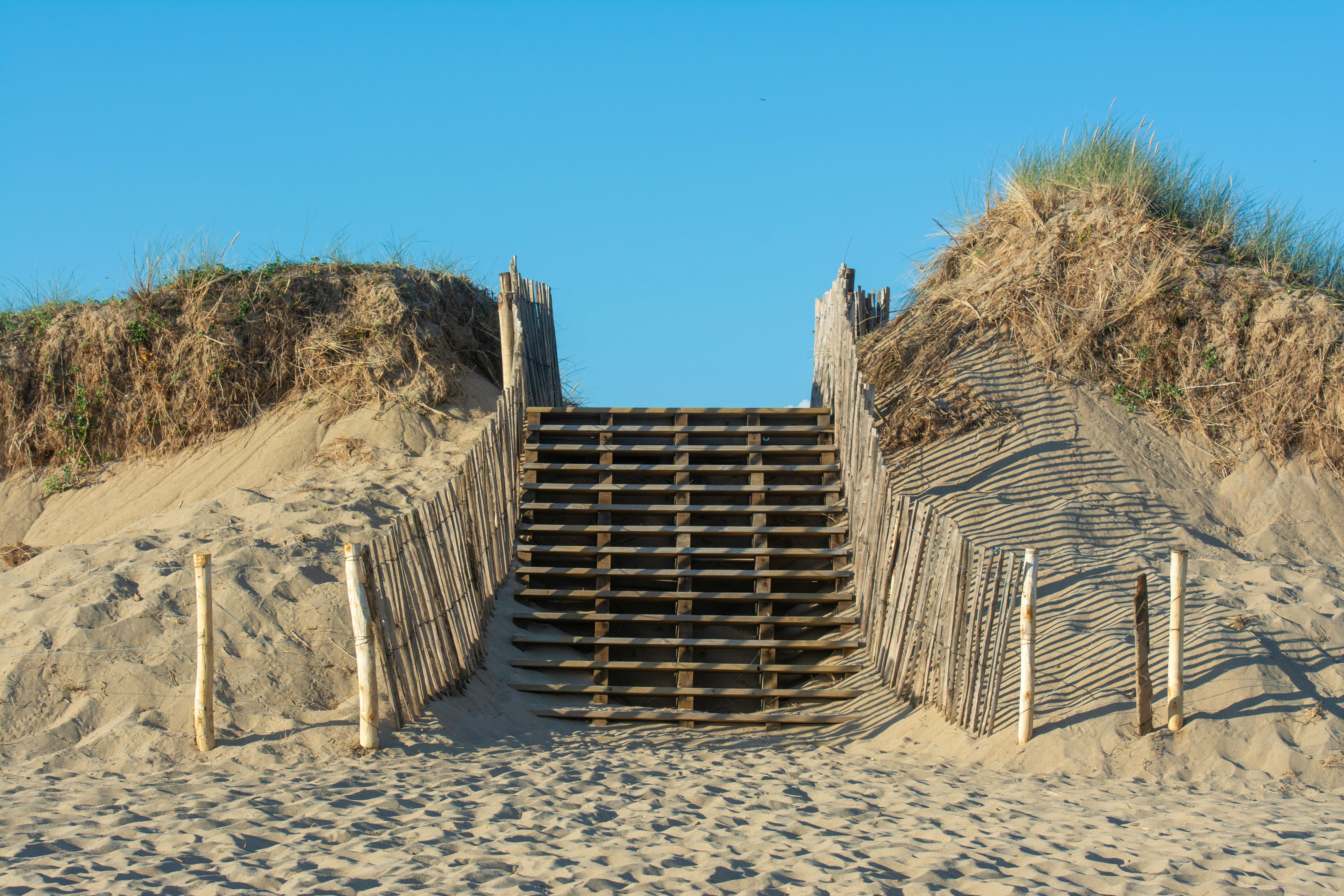 Outer Banks homes lost: flood insurance options — Photo by Jan van der Wolf on Pexels