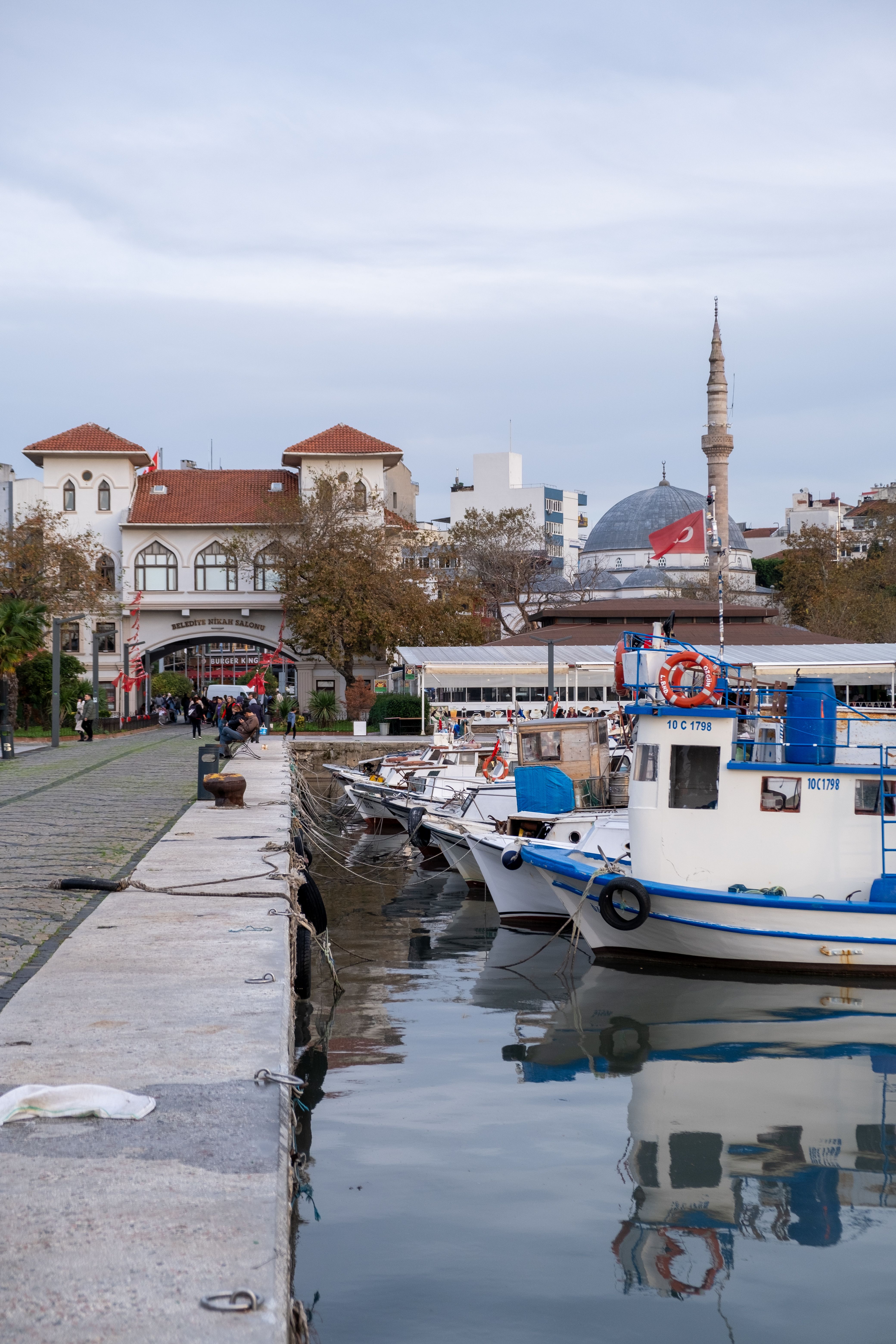 Motorboats Moored on Sea Shore in City in Turkey · Free Stock Photo