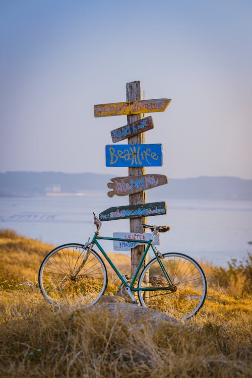 Foto d'estoc gratuïta de bici, correu, de fusta