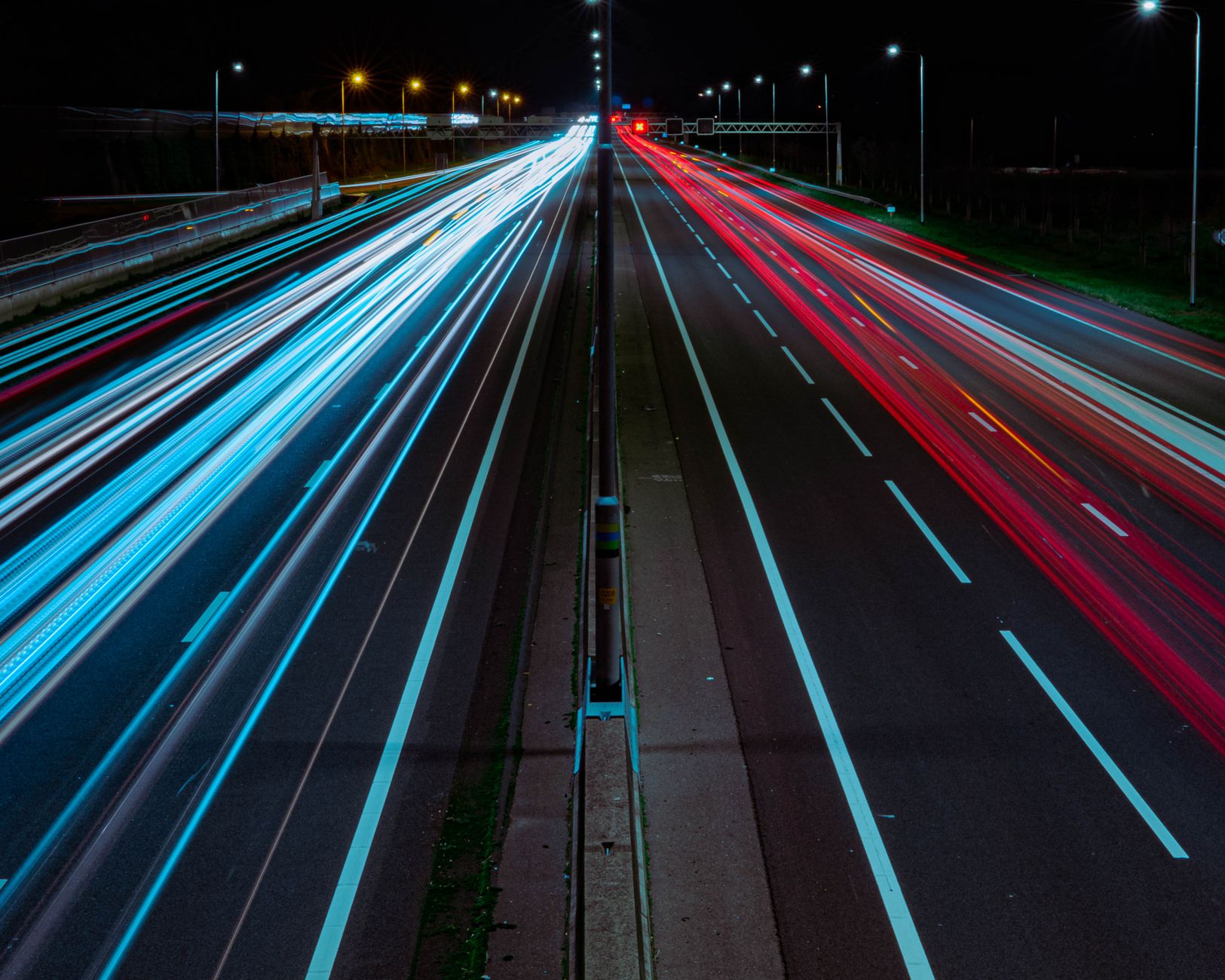 The Decline of Stack Overflow Traffic: What It Means for Tech Investors