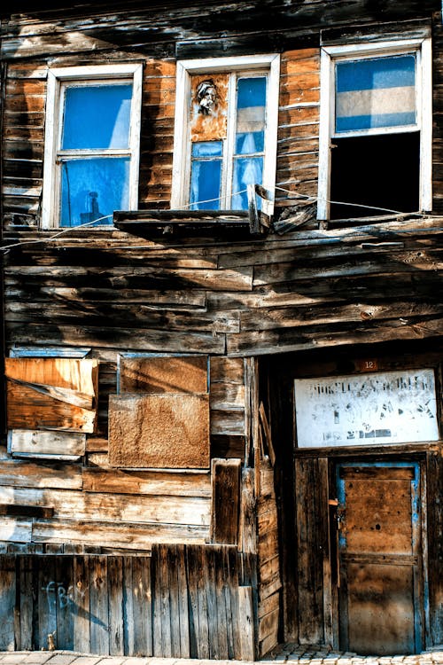 Foto profissional grátis de abandonado, casa, casas
