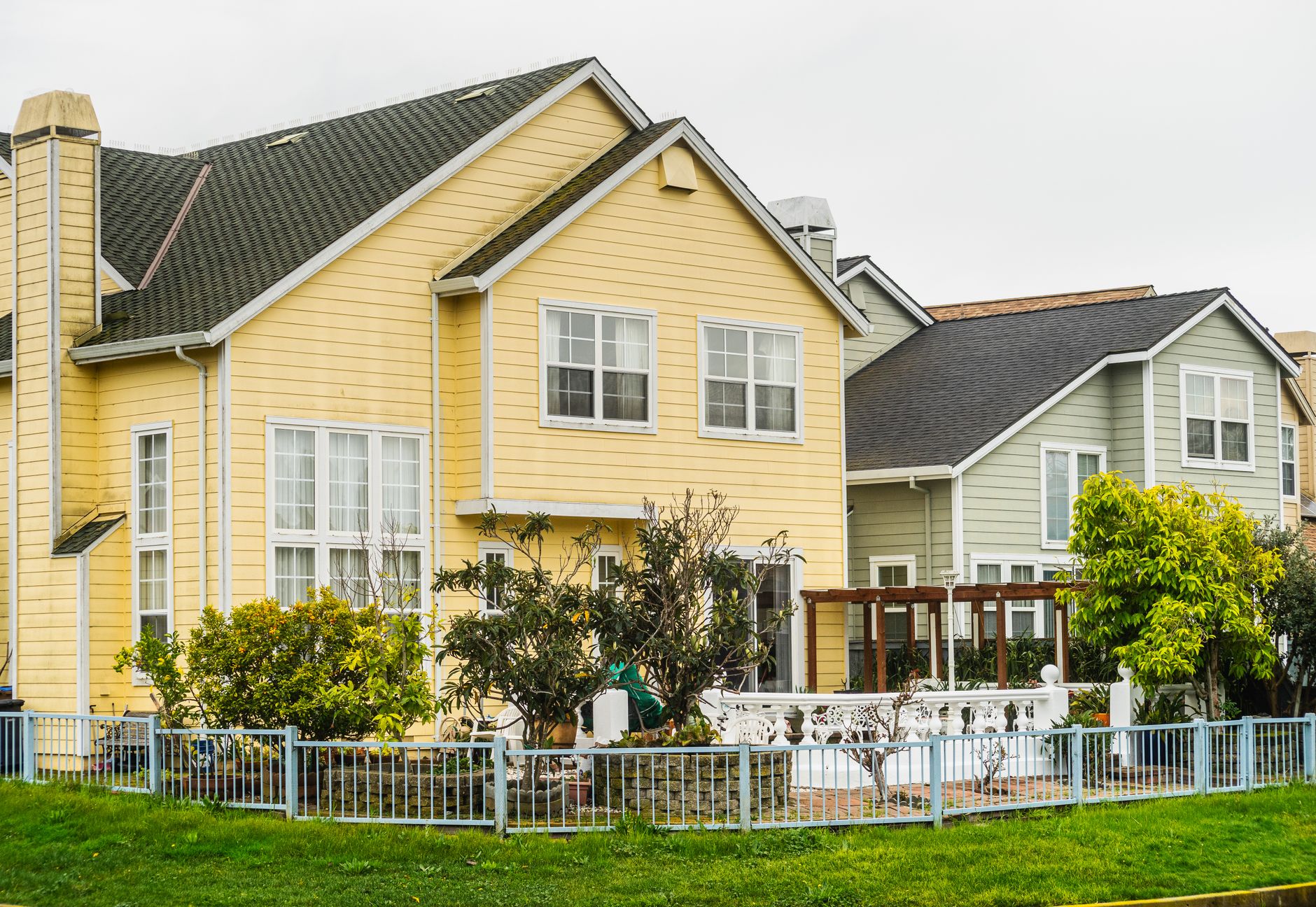 Haus mit Garten im Vorort