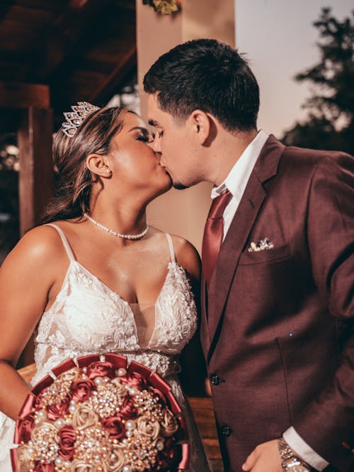 결혼 사진, 꽃, 눈을 감다의 무료 스톡 사진