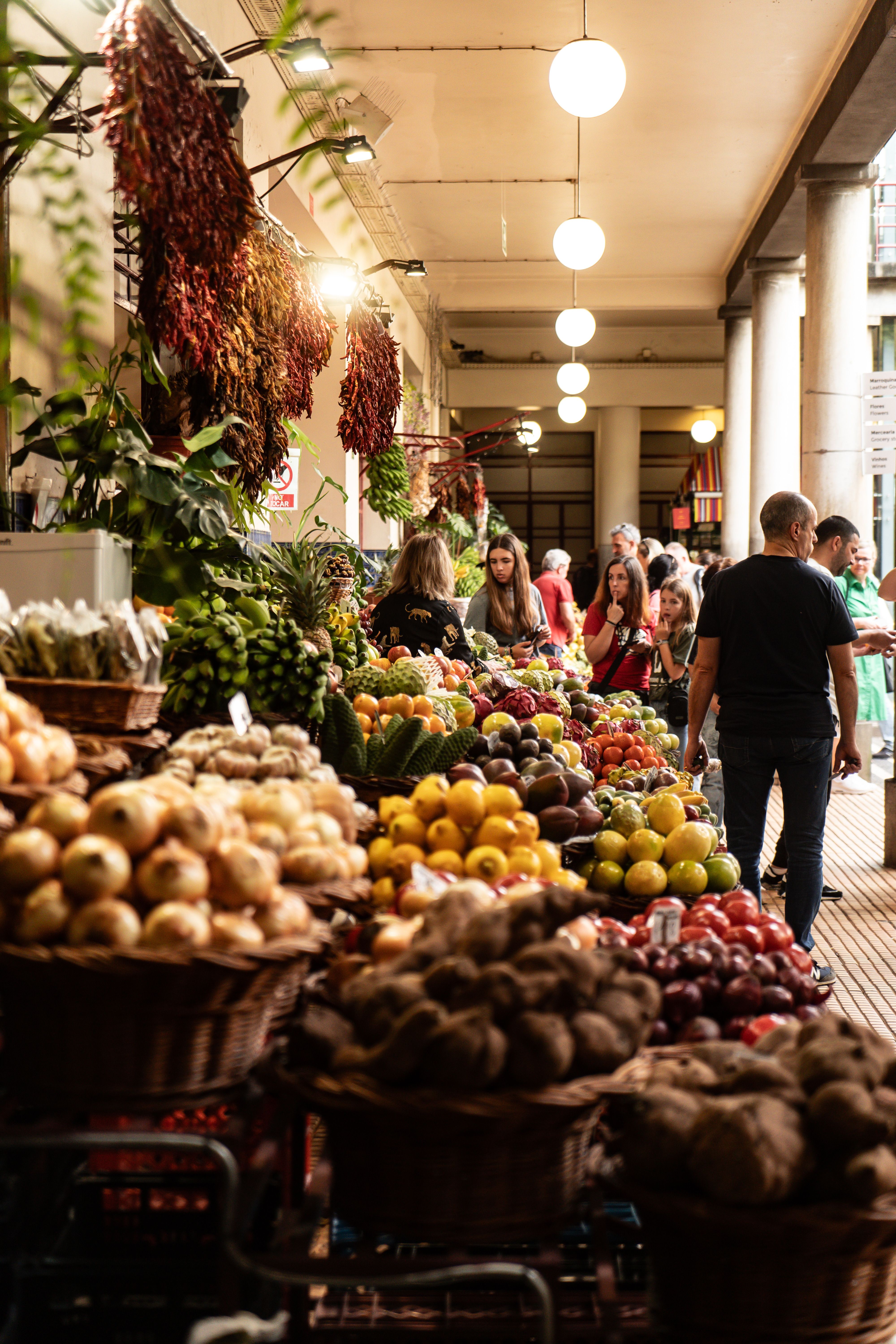 People at Fruit Bazaar · Free Stock Photo