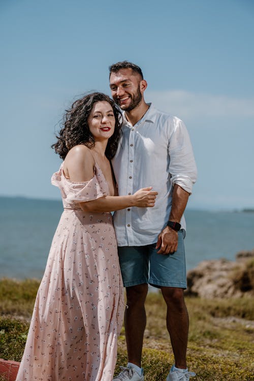 Fotos de stock gratuitas de Camisa blanca, de pie, fotografía de moda