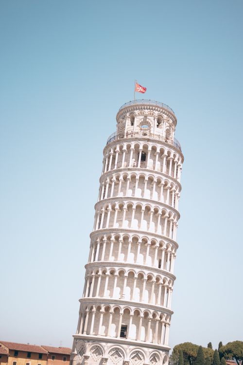 Free Capture of the world-famous Leaning Tower of Pisa, a symbol of architectural beauty in Tuscany, Italy. Stock Photo