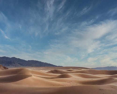 Immagine gratuita di barkhan, cielo azzurro, deserto
