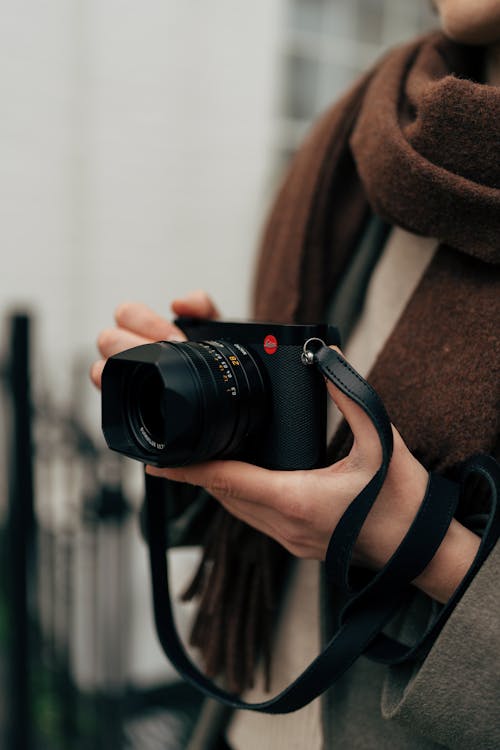 Základová fotografie zdarma na téma držení, fotoaparát, fotografie