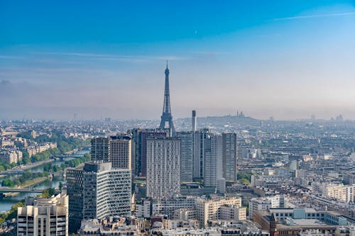 Безкоштовне стокове фото на тему «будівлі, Ейфелева вежа, знімок із дрона»