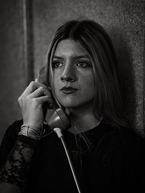 Foto profissional grátis de adolescente, chamada telefônica, chamando