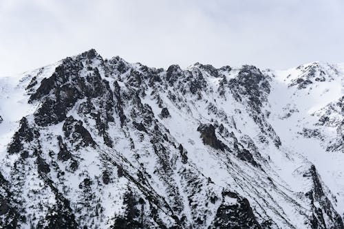 dağ silsilesi, dağlar, kar içeren Ücretsiz stok fotoğraf