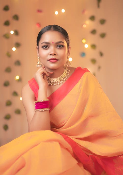 Gratis stockfoto met Indiase vrouw, jurk, juwelen