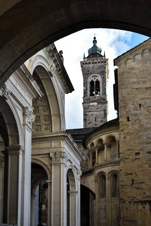 Immagine gratuita di architettura gotica, cattedrale, facciata di edificio