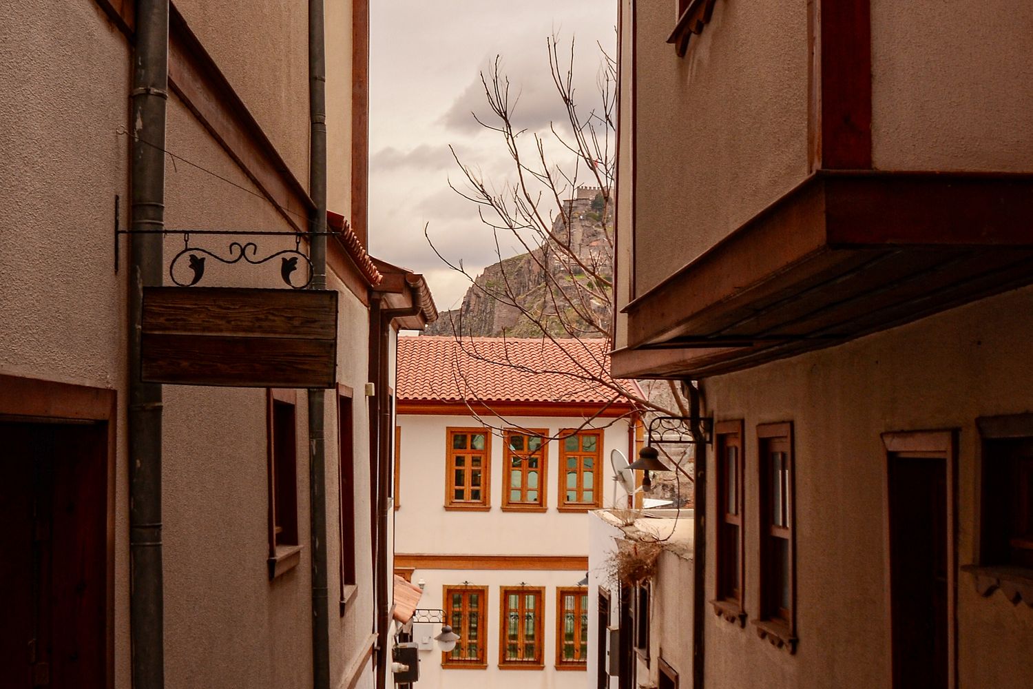 Rustic City Background Rustic Town Photos, Download The BEST Free Rustic Town Stock Photos ...