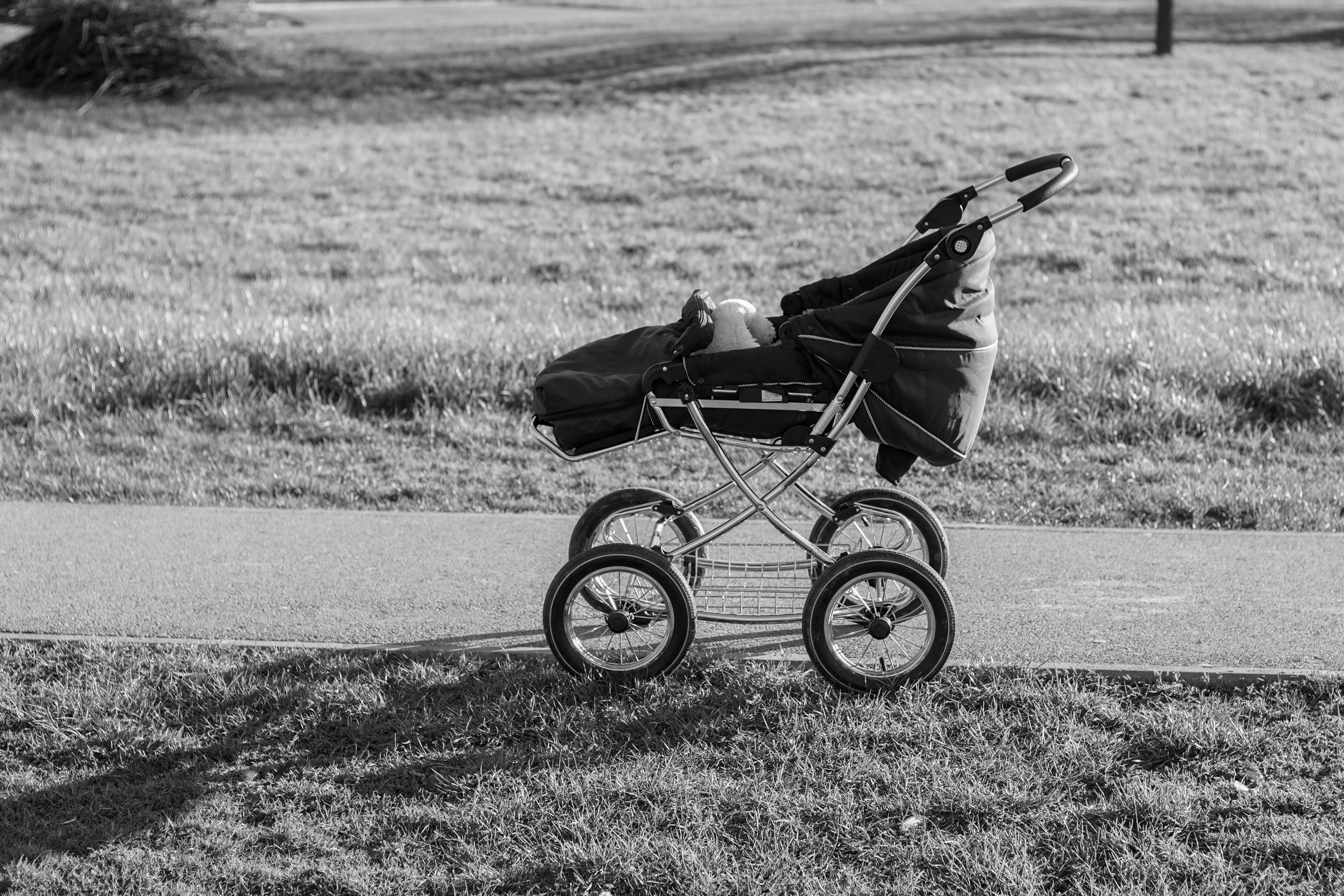 Best Stroller Cup Holders for Travel (2026): Hands-Free Hydration On the Go