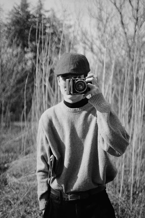 Darmowe zdjęcie z galerii z analogowy, aparat, bluszcz czapka