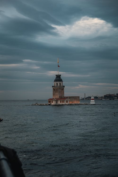 bina, boğaz, bulut içeren Ücretsiz stok fotoğraf