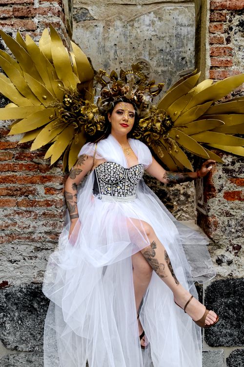 dress whites and gold wings You know what they say about Dress Whites and Gold Wings..... Harmon Rabb, "JAG" (hk)
