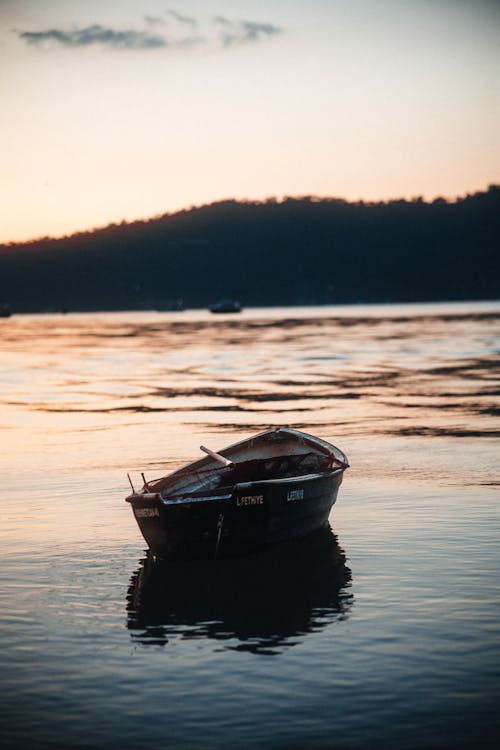 Základová fotografie zdarma na téma člun, horizont, jezero