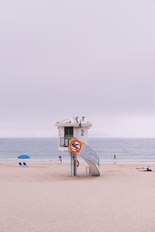 Foto d'estoc gratuïta de cabana, platja, seguretat