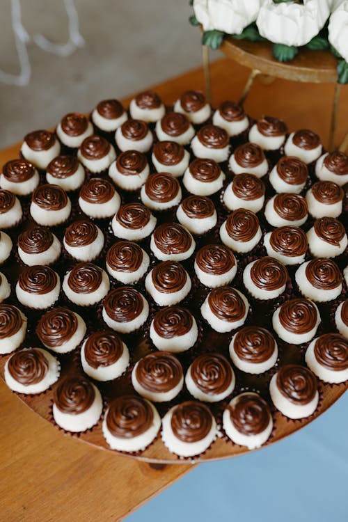 Kostenloses Stock Foto zu backen, cupcakes, dekoriert