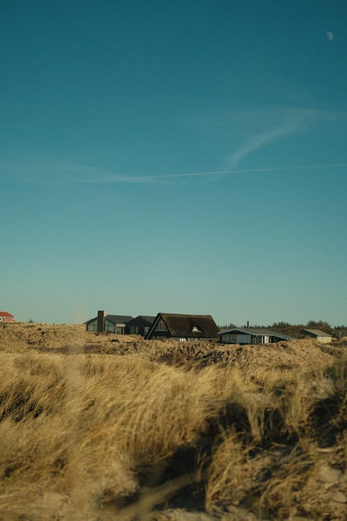 Photos gratuites de bâtiments, campagne, ciel bleu