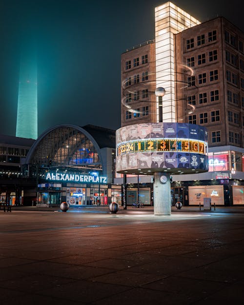 Nocne Zdjęcie Na Alexander Platz