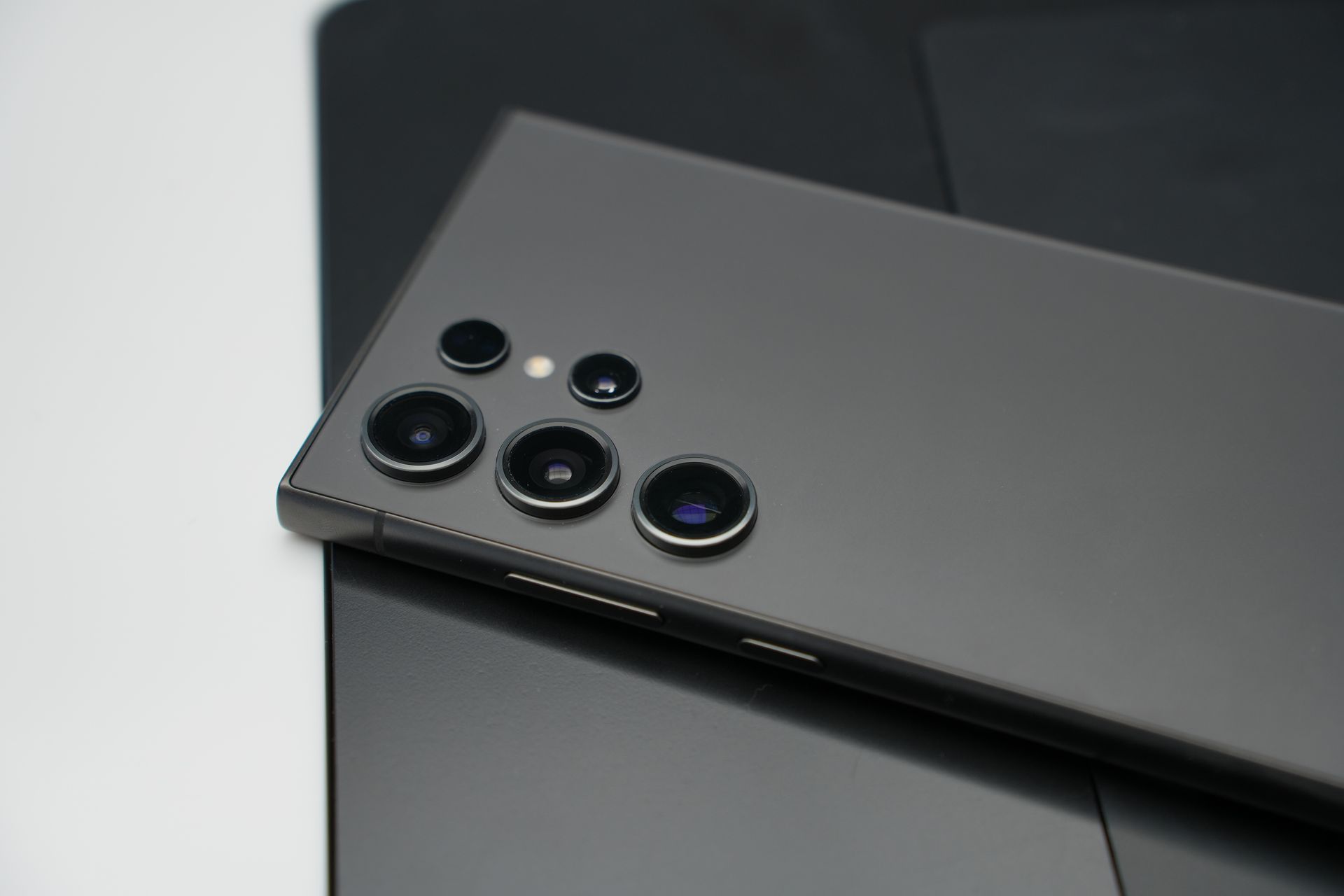 Camera Lenses of Samsung Galaxy S24