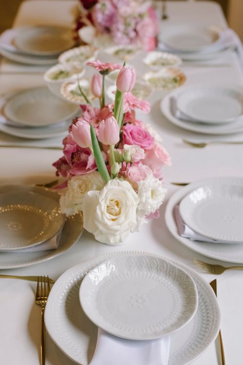 Roses and Tulips on Wedding Table · Free Stock Photo