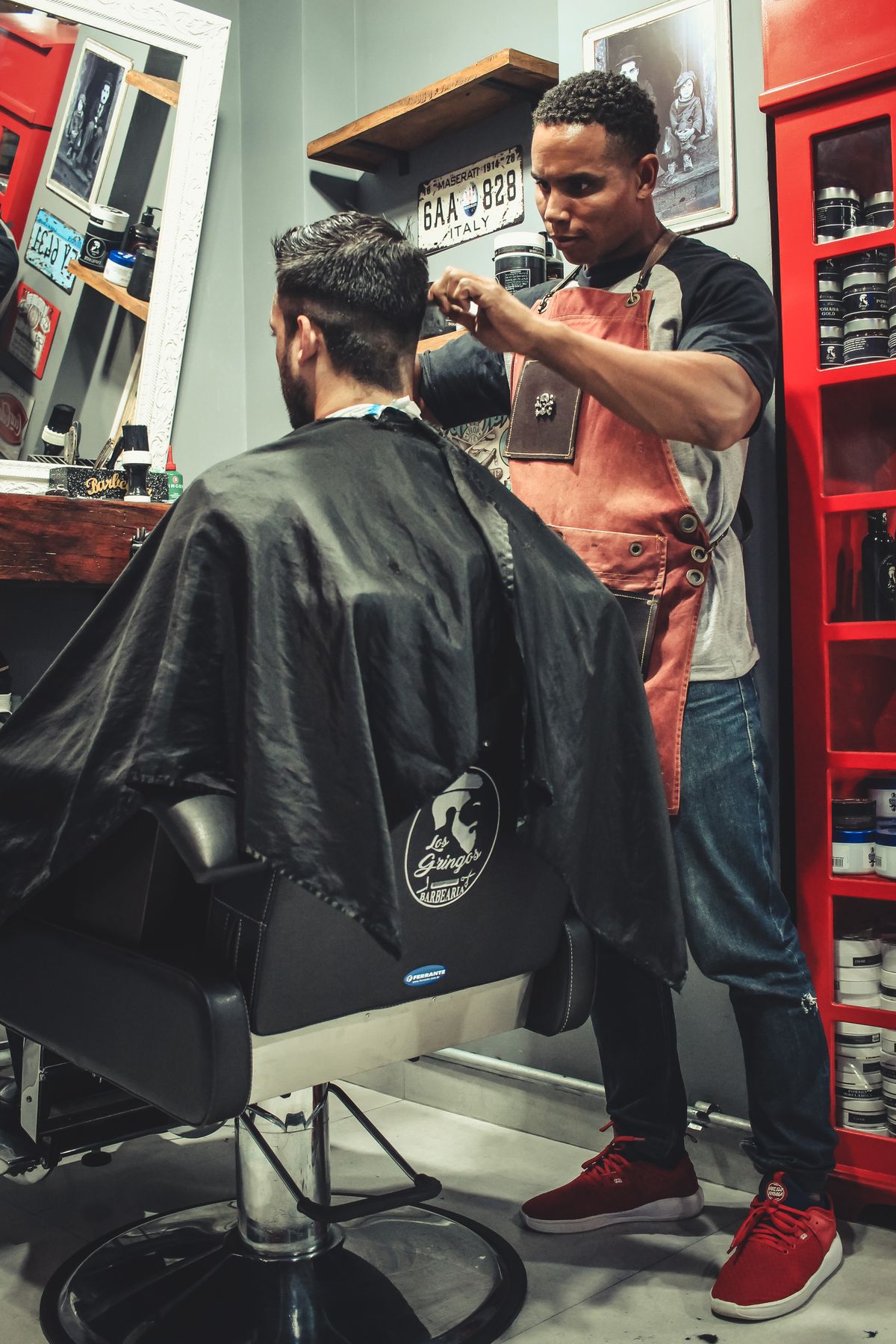 Classic haircut in progress