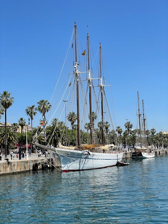 Kostenloses Stock Foto zu barcelona, boot, fahrzeug