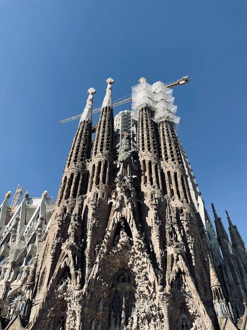 Бесплатное стоковое фото с Барселона, башни, вертикальный выстрел
