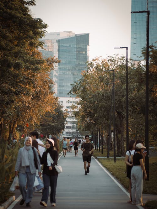 insanlar, koşucu, park içeren Ücretsiz stok fotoğraf