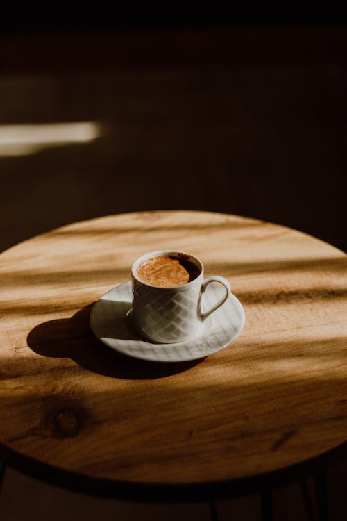 Darmowe zdjęcie z galerii z czarna kawa, drink, filiżanka kawy