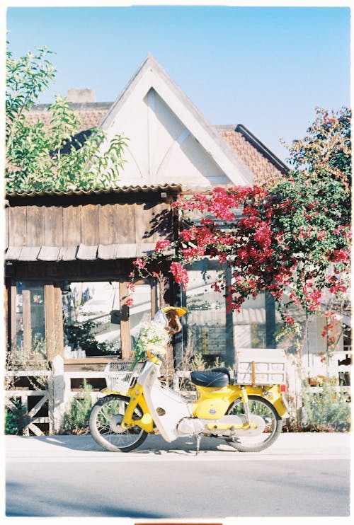 垂直拍攝, 小型摩托車, 房子 的 免費圖庫相片