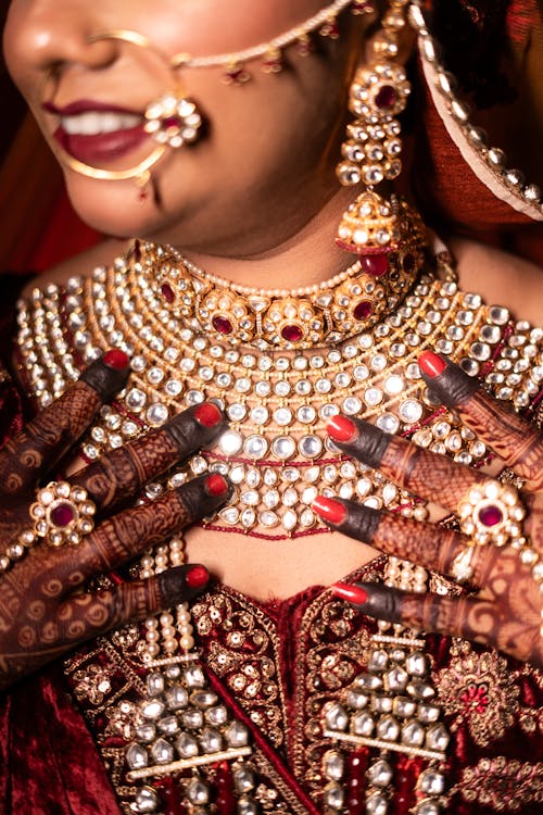 修手指甲, 印度女人, 垂直拍摄 的 免费素材图片